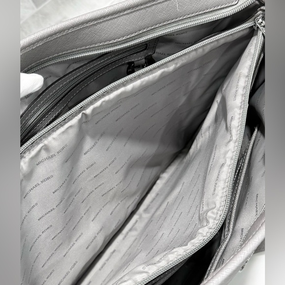 Michael Kors Jet Set Travel Large Tote with laptop separator Gray EUC! - Picture 12 of 16